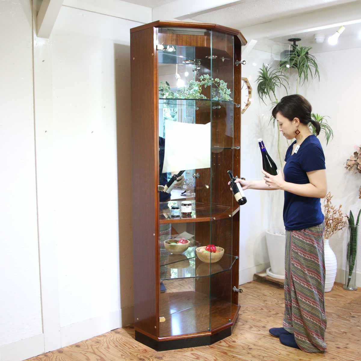 カリモク / karimoku ドマーニ  フォルザ キュリオ  飾り棚   コレクションボード 中古