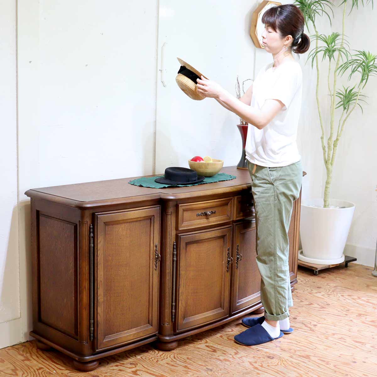 カリモク / karimoku ドマーニ / domani サイドボード キャビネット 棚 アンティーク風 中古