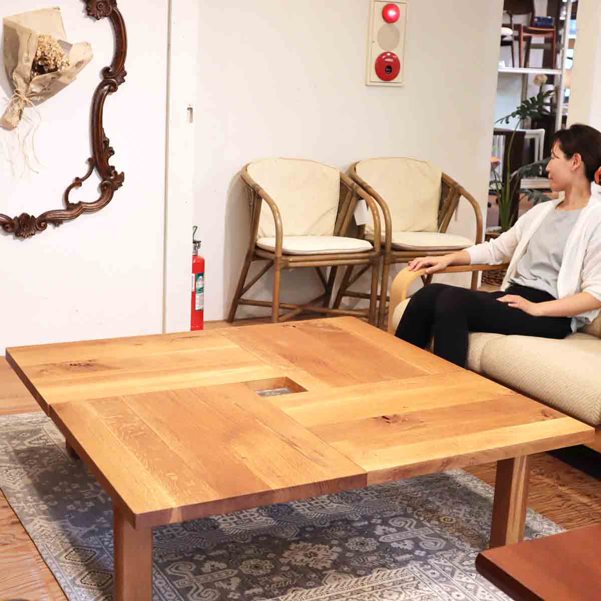 飛騨産業 / HIDA 森のことば 正方形フロアテーブル センターテーブル キツツキ 佐々木敏光 中古