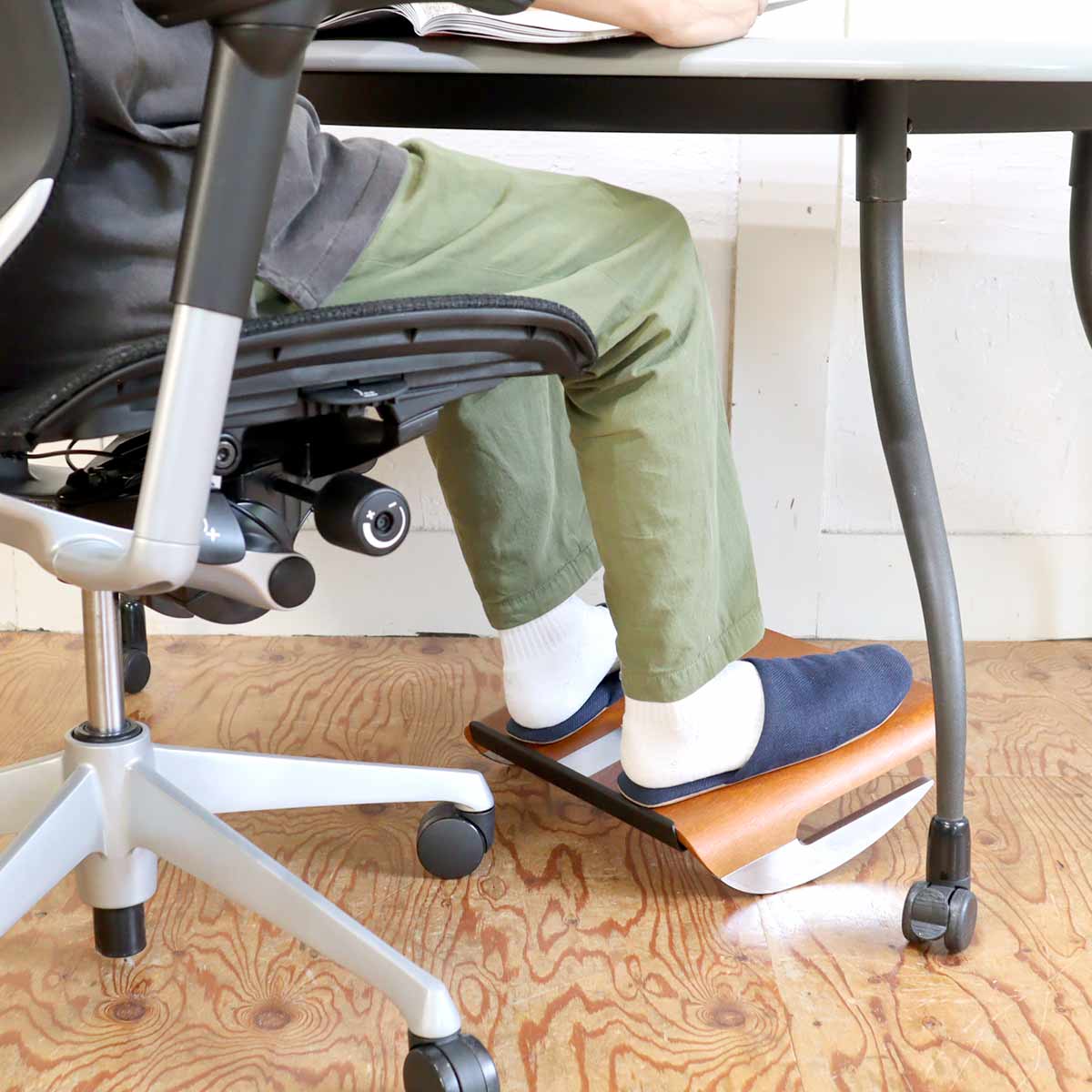 ヒューマンスケール / Humanscale フットレスト FR500 中古