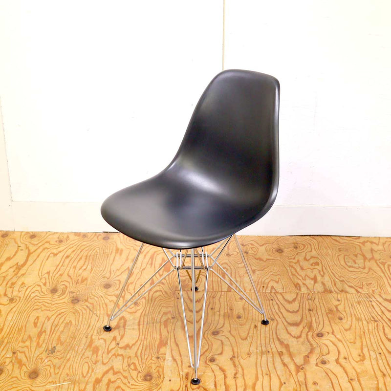 ハーマンミラー / Herman Miller ヴィトラ / Vitra サイドシェルチェア ブラック チャールズ＆レイ・イームズ エッフェルベース 中古