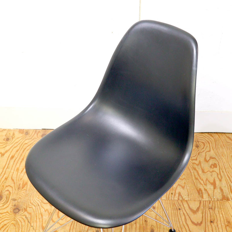 ハーマンミラー / Herman Miller ヴィトラ / Vitra サイドシェルチェア ブラック チャールズ＆レイ・イームズ エッフェルベース 中古
