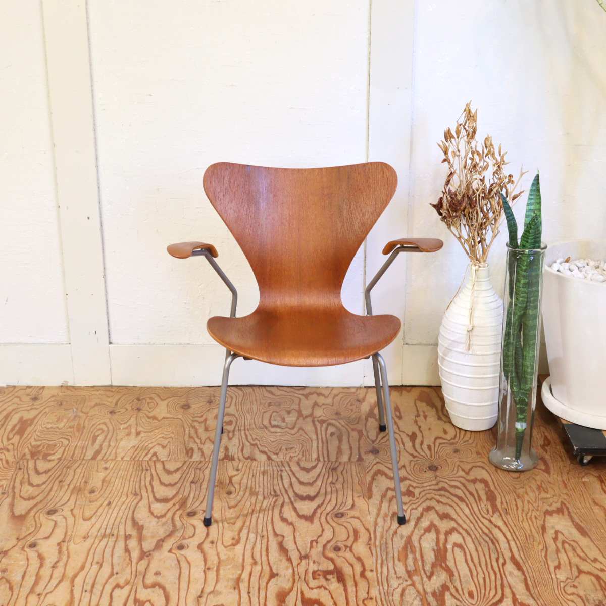 フリッツハンセン / FRITZ HANSEN セブンチェア アーム付き アルネ