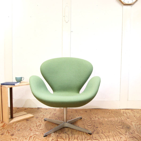 フリッツハンセン / FRITZ HANSEN スワンチェア / SWAN クヴァドラ 緑 グリーン アルネ・ヤコブセン 北欧デンマーク 中古<i>動画</i>