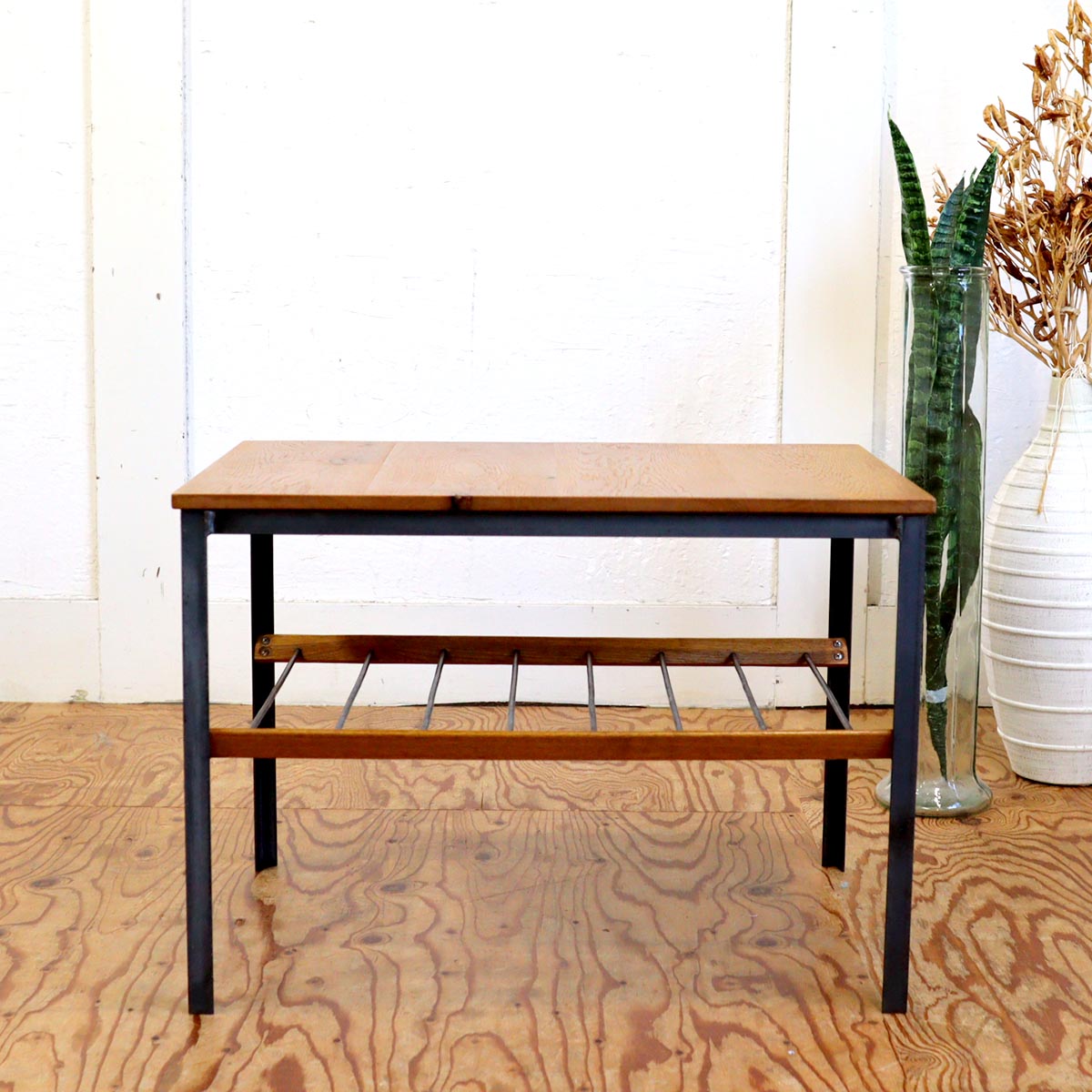 トラックファニチャー / TRUCK FURNITURE ブーメラン サイドテーブル ナラ無垢材 インダストリアル 中古
