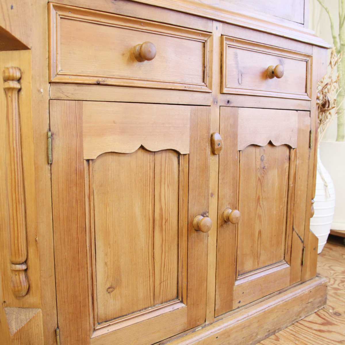 104イギリスアンティークオールドパインカップボード