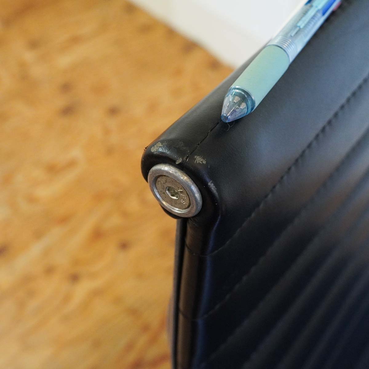 ハーマンミラー / Hermanmiller アルミナムグループ エグゼクティブチェア ハイバックチェア イームズ 手動高さ調整 中古