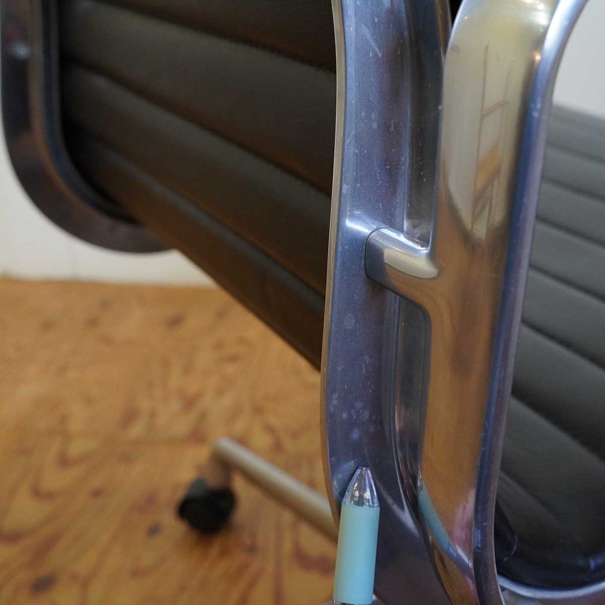 ハーマンミラー / Hermanmiller アルミナムグループ エグゼクティブチェア ハイバックチェア イームズ 手動高さ調整 中古