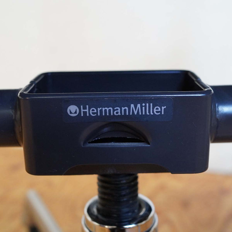 ハーマンミラー / Hermanmiller アルミナムグループ エグゼクティブチェア ハイバックチェア イームズ 手動高さ調整 中古
