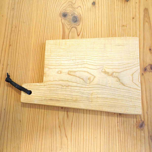 リバイブモブラープロジェクト 不要になった古い家具の木材から作ったカッティングボード セン SDGs【2】 地球環境にいちばんやさしい雑貨