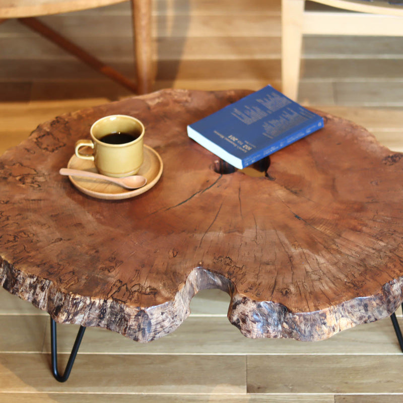 リバイブモブラープロジェクト  輪切りの立派な一枚板に新品の鉄脚を付けて作ったコーヒーテーブル ローテーブル リメイク家具 地球環境にいちばん優しい家具 SDGs