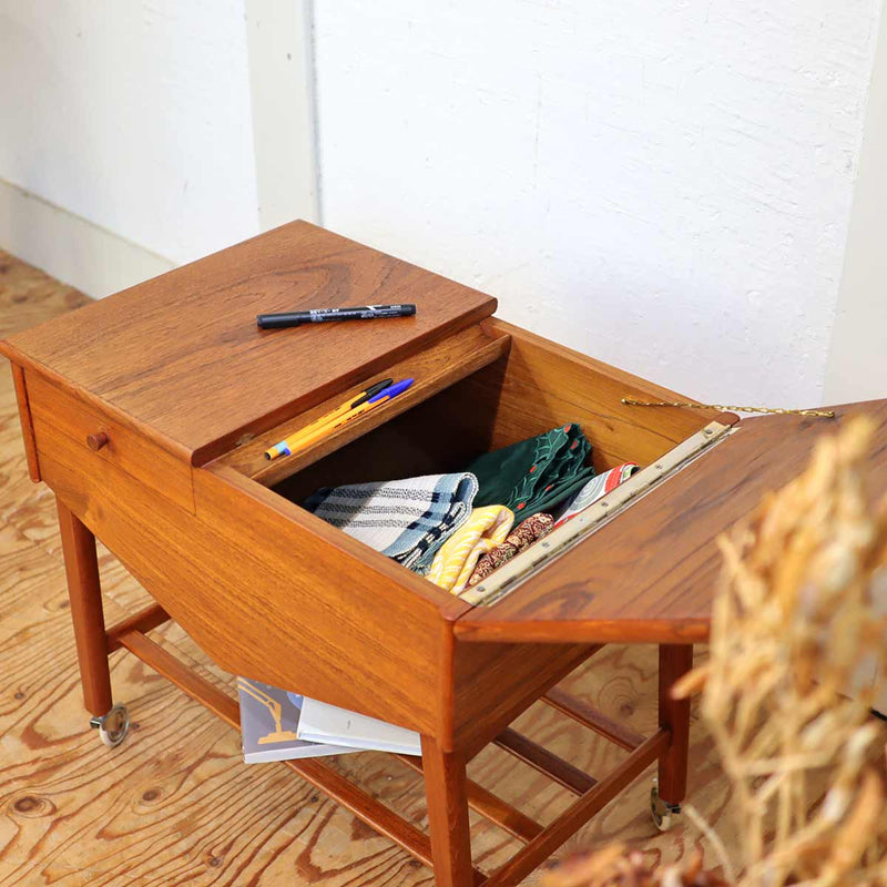 ソーイングボックス ワゴン 裁縫箱  サイドテーブル チーク キャスター付き スウェーデン製 北欧 ヴィンテージ