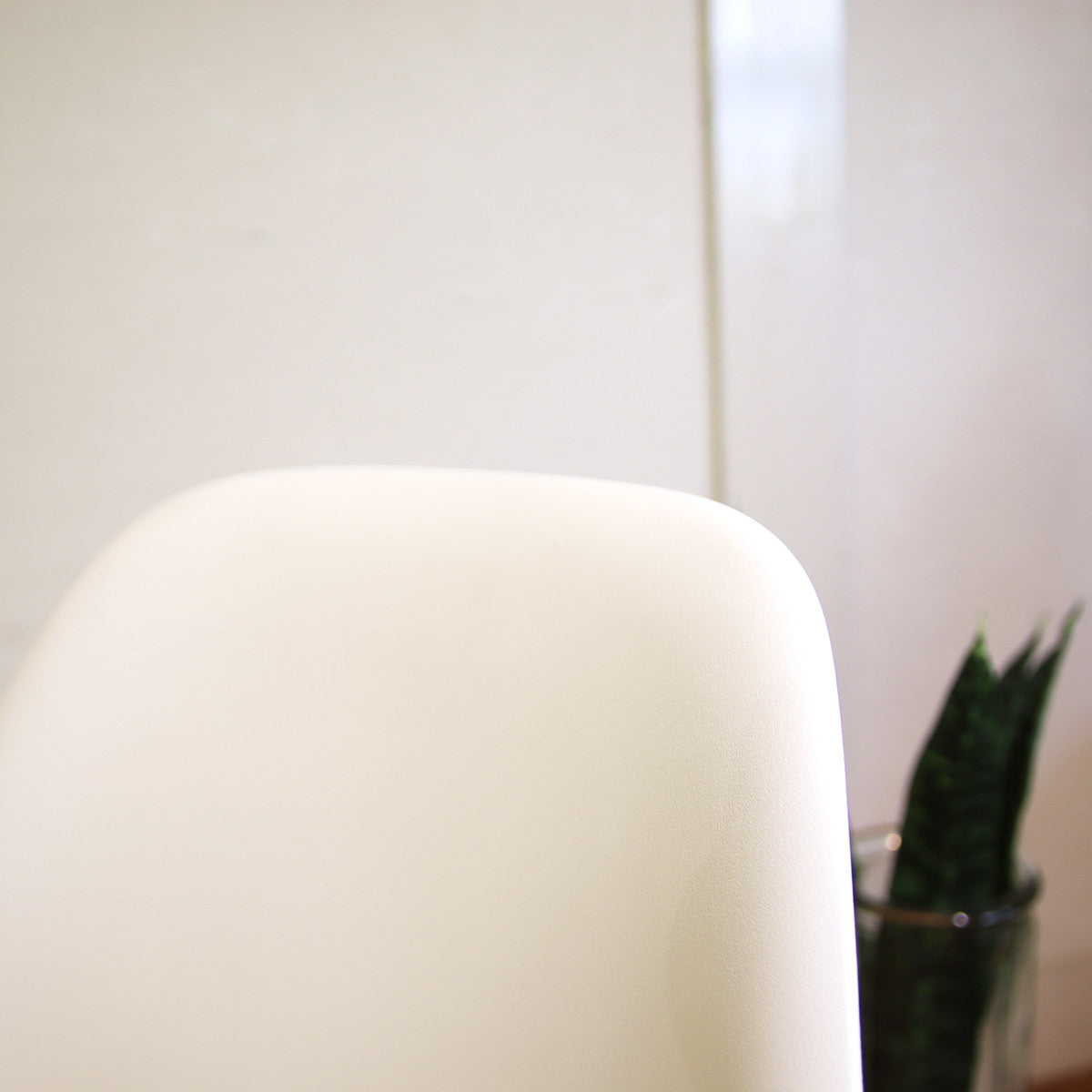 ハーマンミラー /  Herman Miller サイドシェルチェア ホワイト 【1】 エッフェルベース チャールズ＆レイ・イームズ 中古