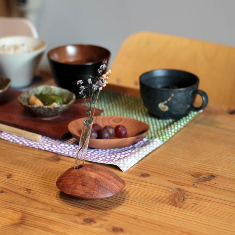 不要になった古い家具の木材から作った ゆらゆら一輪挿し 花瓶 リバイブモブラープロジェクト