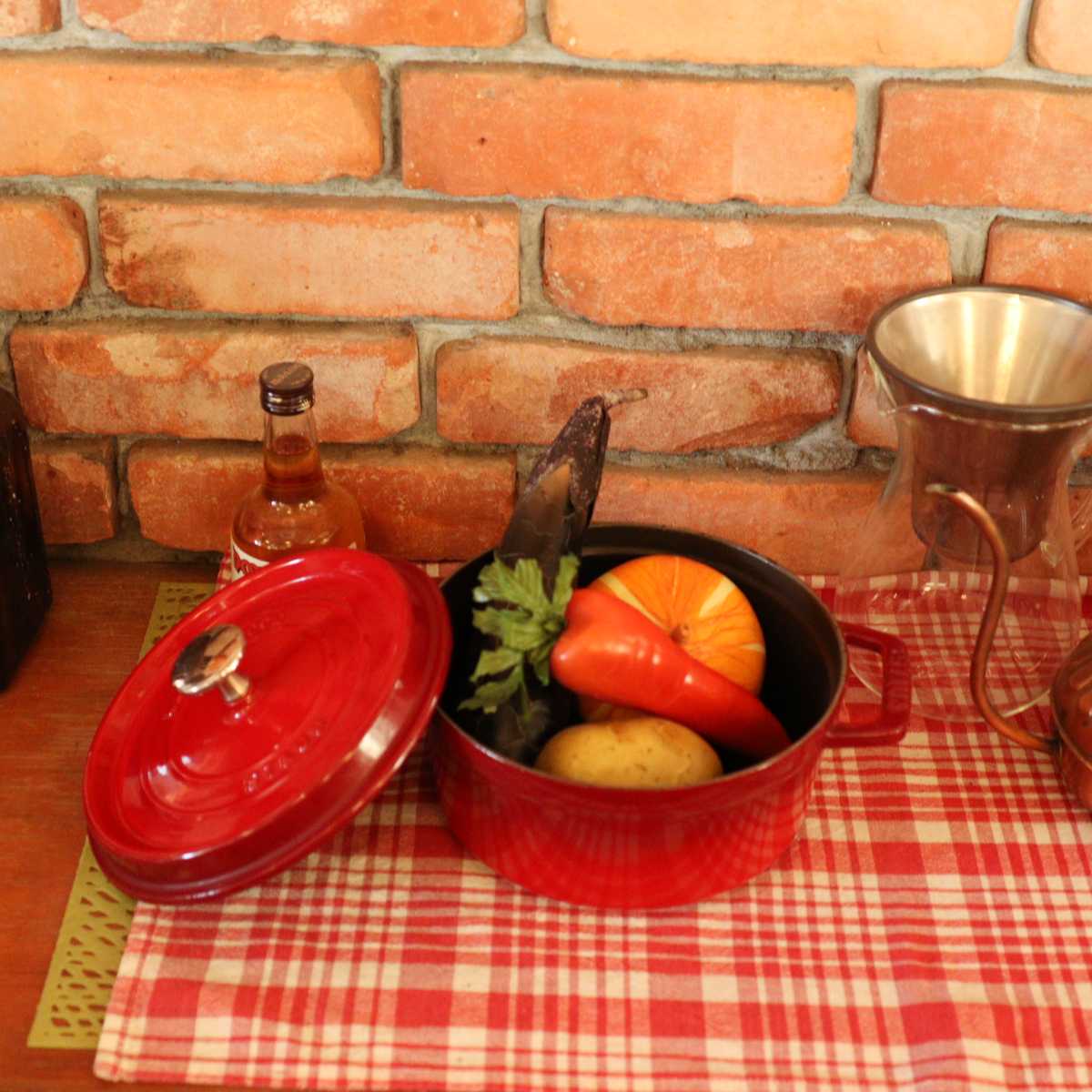 ストウブ / STAUB ピコ ココット 鋳物ホーロー鍋 18cm 赤 中古