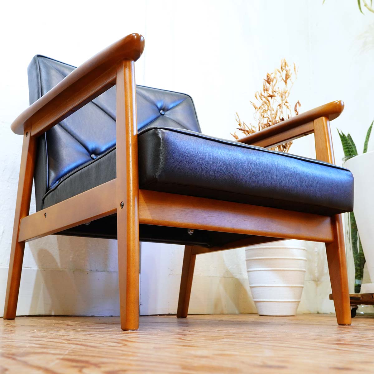 古家具】昭和後期頃のカリモク家具のアームチェアC 肘掛け椅子