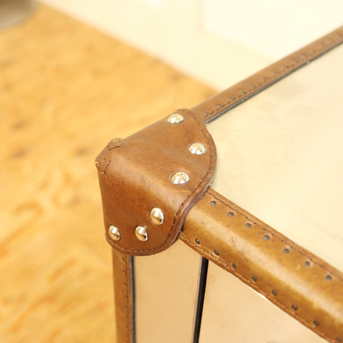 ハロ / HALO スラブ ランプテーブル ブラッシュドスチール  