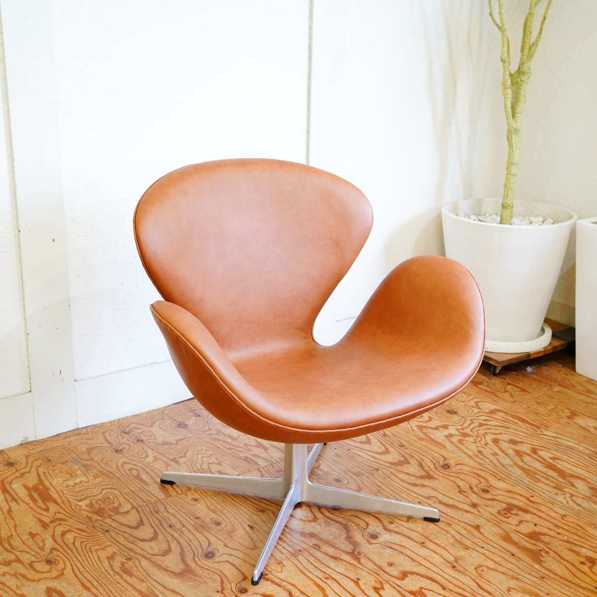 フリッツ・ハンセン / FRITZ HANSEN スワンチェア 【2】本革 ブラウン