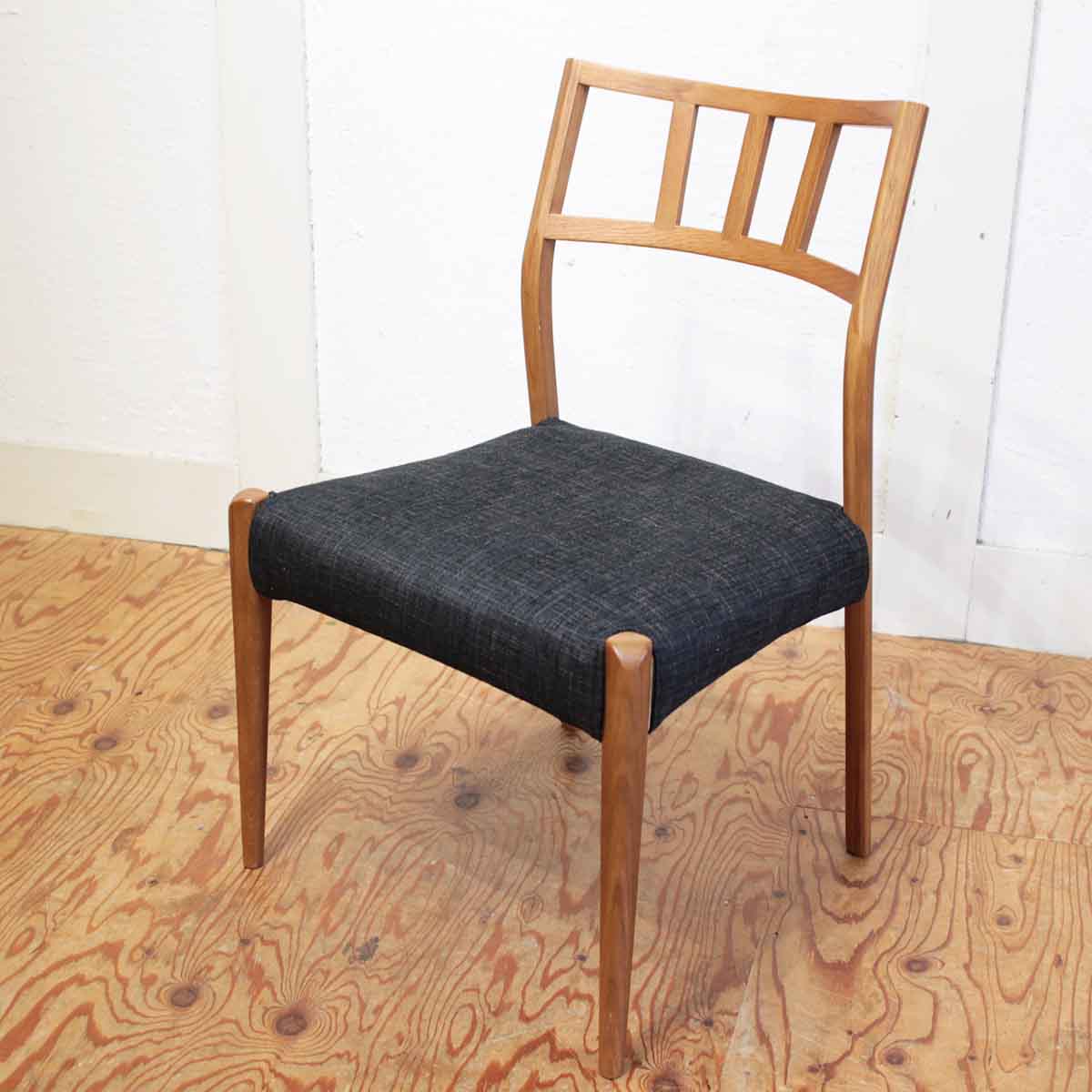朝日木材加工 Krone ダイニングチェア 中古