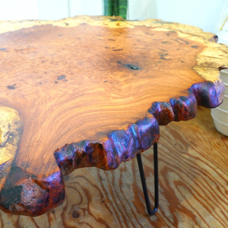 輪切りの立派なこぶ付きカリン一枚板に新品の鉄脚を付けて作ったコーヒーテーブル ローテーブル リバイブモブラープロジェクト