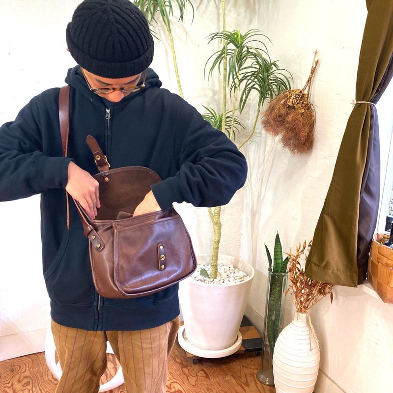 スロウ / SLOW ショルダーバッグ レザー 本革 ブラウン 鞄 バッグ 茶 