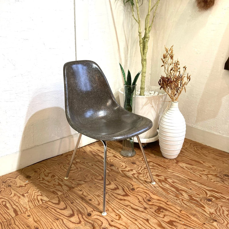 ハーマンミラー / Herman Miller サイドシェルチェア FRP 3rd  Hベース チャールズ＆レイ・イームズ 中古