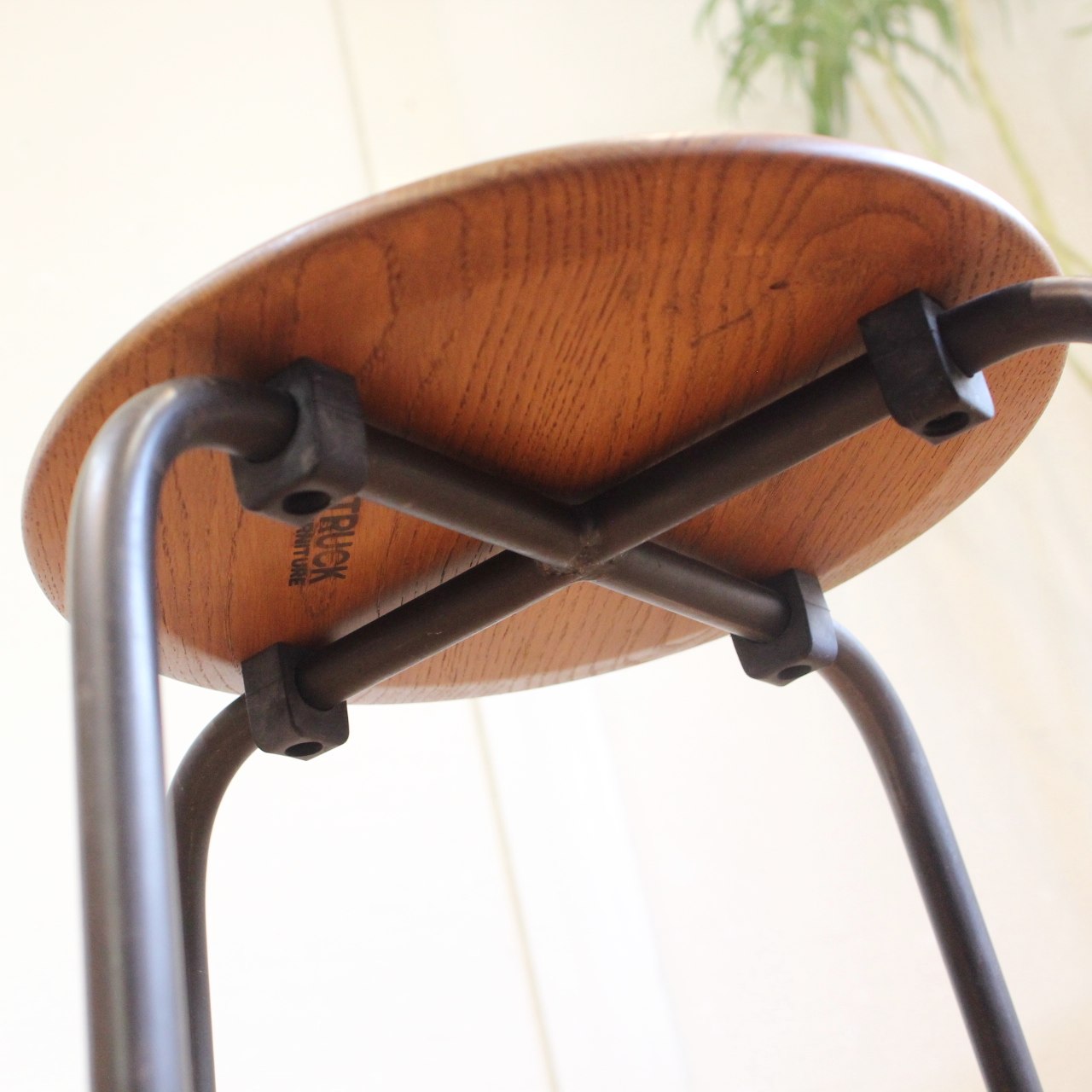 SUTTO STOOL