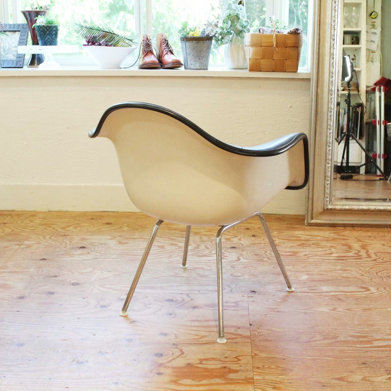 Hermanmiller ハーマンミラー　シェルチェア ナウガレザー ハーマンミラー Herman Miller サイドシェルチェア 2nd