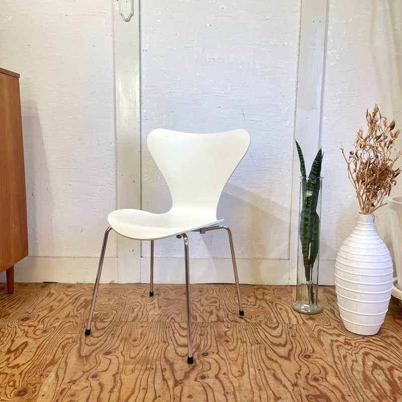 フリッツ・ハンセン / FRITZ HANSEN セブンチェア ホワイト ラッカー【1】 アルネ・ヤコブセン 中古