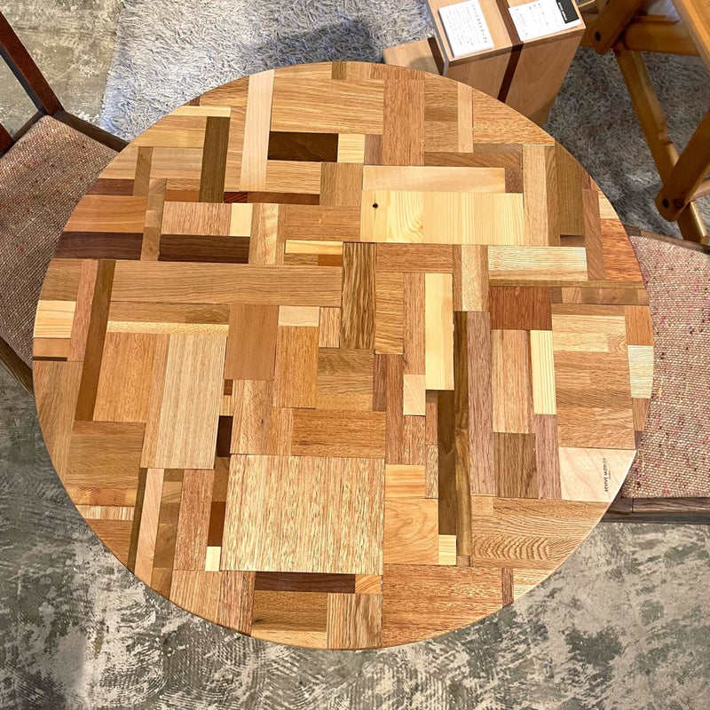 リバイブモブラープロジェクト 不要になった古い家具の木材の細切れから作った一本脚のテーブル スクラップウッドカフェテーブル【1】 SDGs 地球環境にいちばん優しい家具