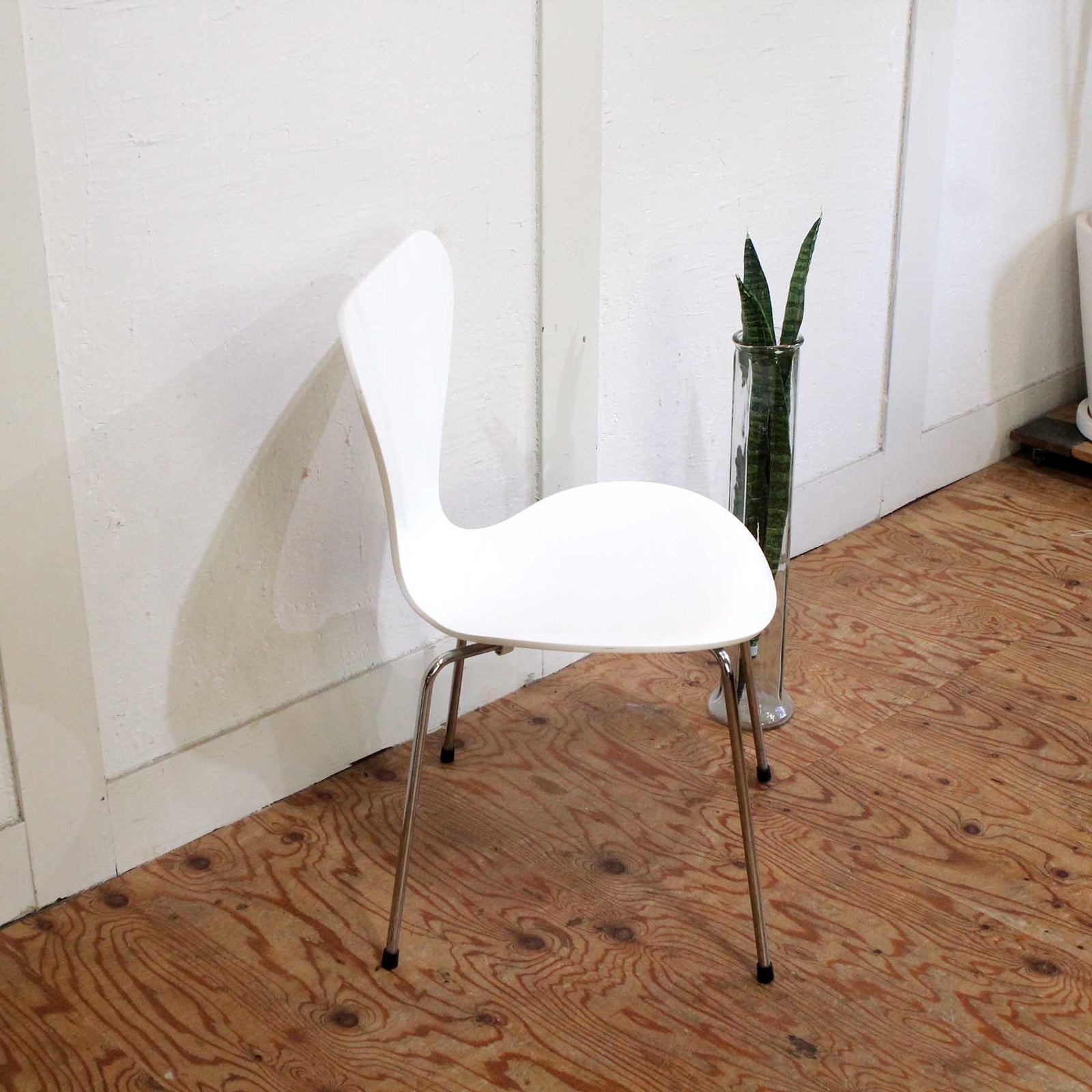 フリッツ・ハンセン/FRITZ HANSEN セブンチェア ホワイト アルネ フリッツ・ハンセン/FRITZ HANSEN セブンチェア ホワイト アルネ